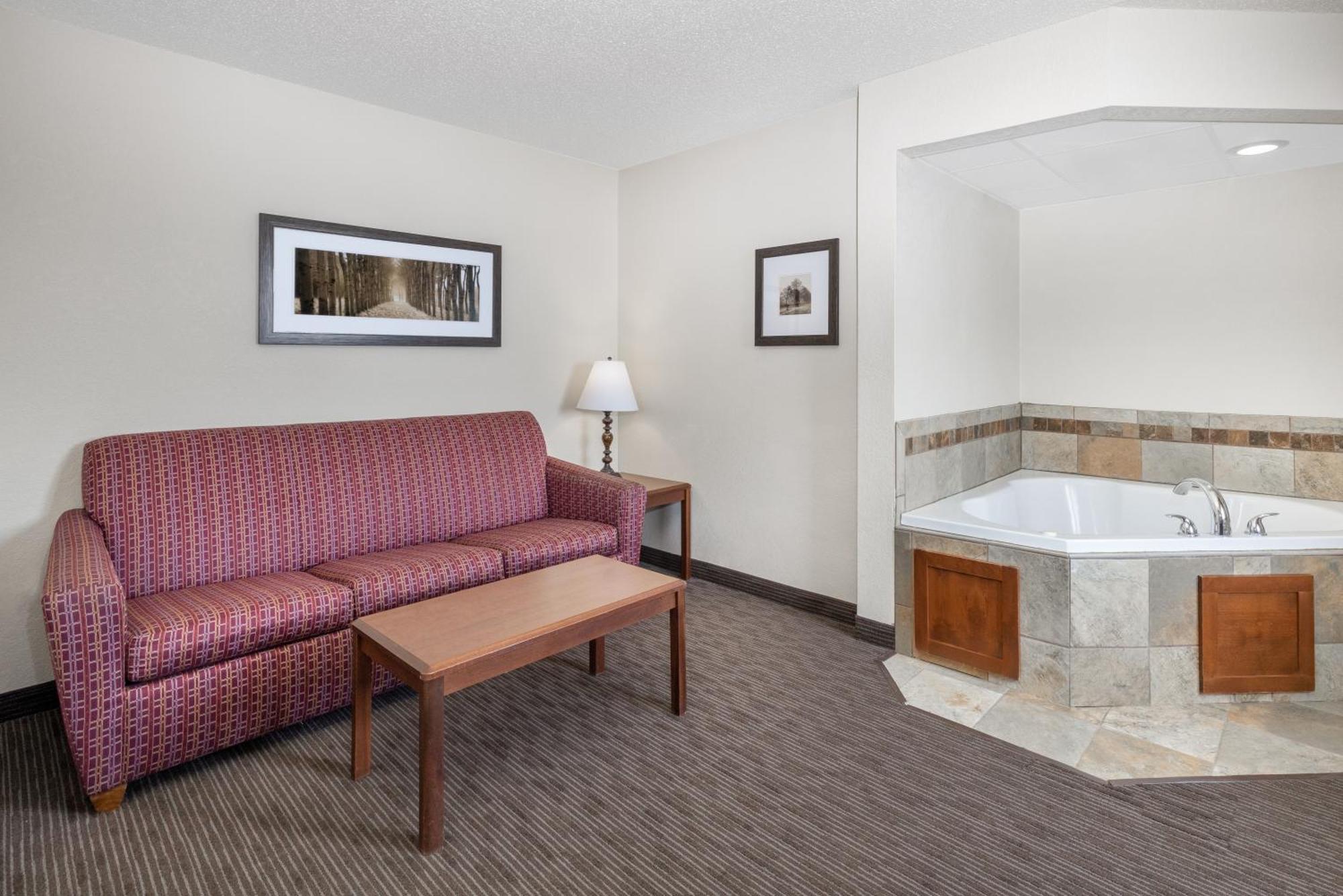 Americinn By Wyndham Dickinson Habitación foto