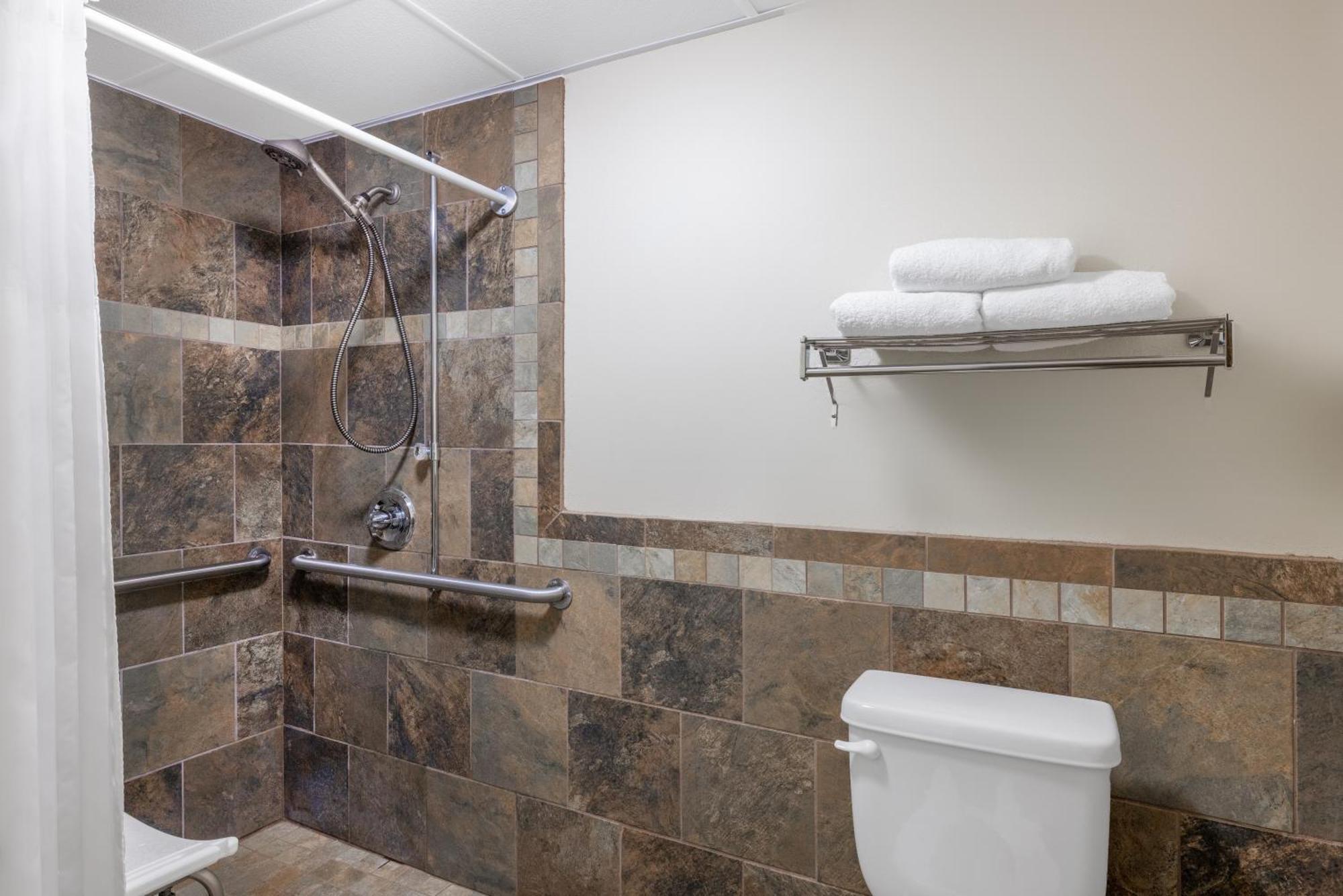Americinn By Wyndham Dickinson Habitación foto